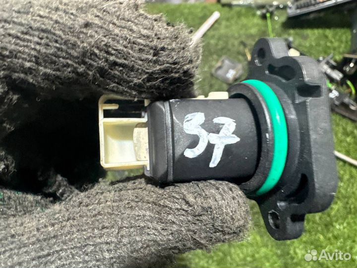 Расходомер воздуха BMW 5 E60/E61 рест. E60 2008