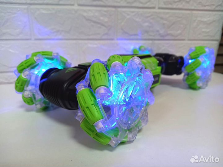 Машинка перевертыш с управлением жестами