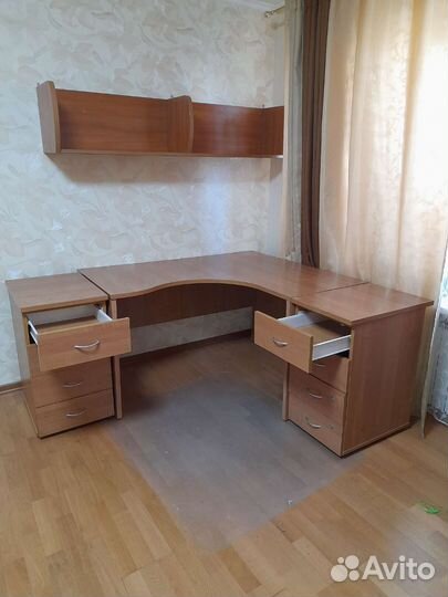 Стол офисный угловой с тумбой бу