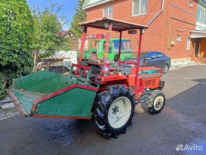 Мини-трактор Kubota L1-205, 2000