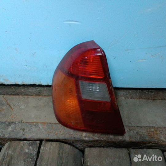 Фонарь задний левый Рено Симбол