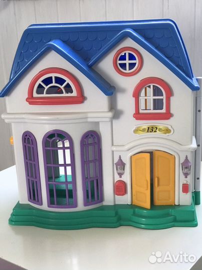 Кукольный домик с мебелью