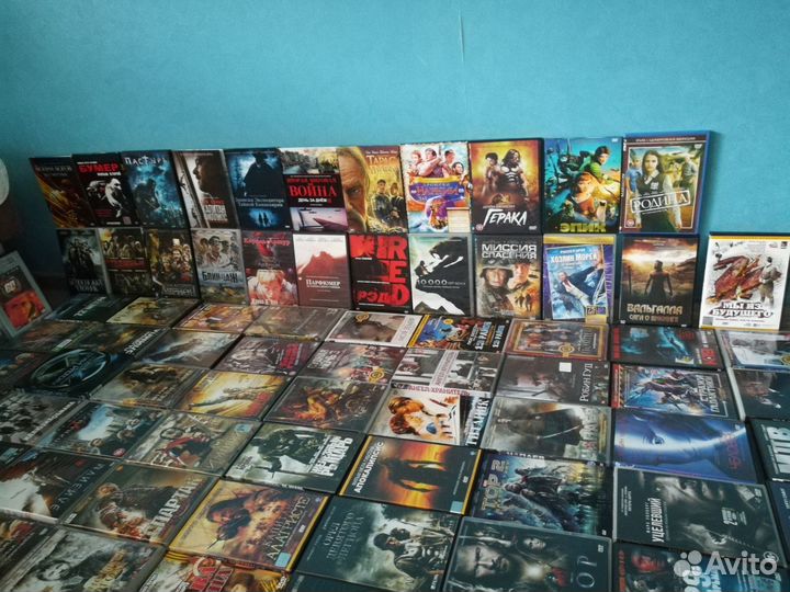 Много разных фильмов DVD диски
