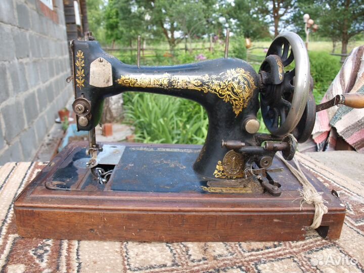 Швейная машинка зингер