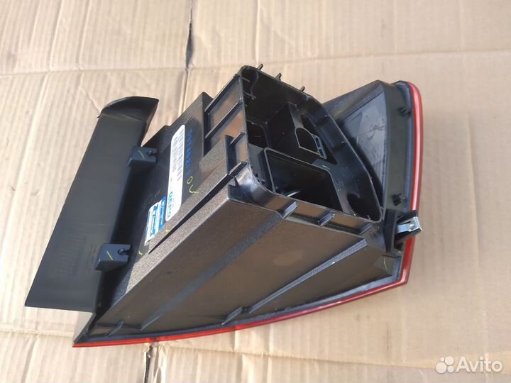 Фонарь левый volkswagen jetta 6