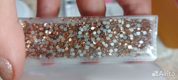 Стразы для ногтей