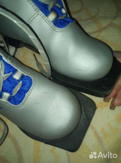 Лыжные ботинки