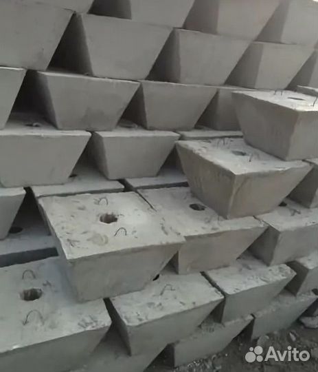 Фундаментный блок ф2 40.40 для стойки
