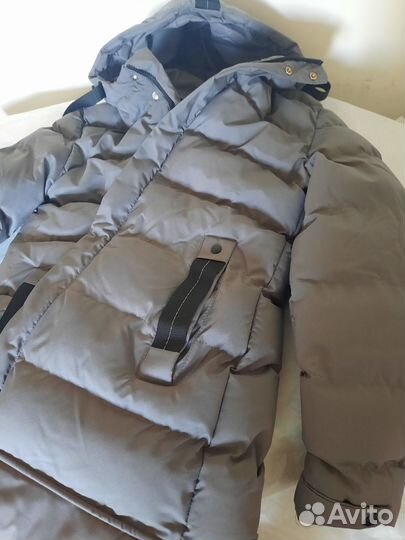 Легкий пуховик новый