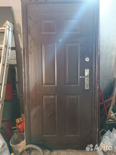 Дверь входная металлическая