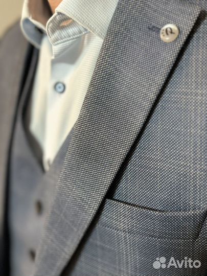Мужской костюм тройка 48