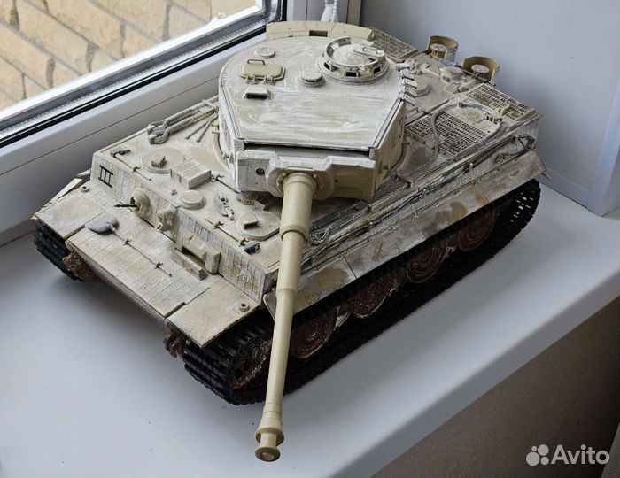 Танк Тигр 1/16