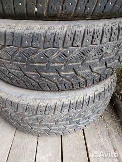 Tigar Winter 215/60 R17