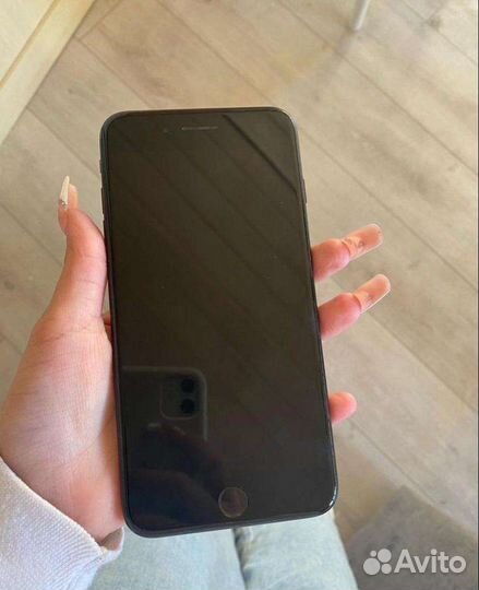 Телефон iPhone 7 plus