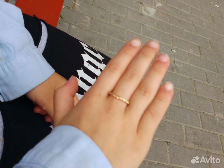 Золотое кольцо женское