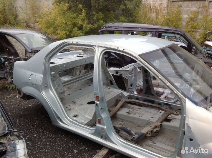 Renault logan 2012г кузов по кускам