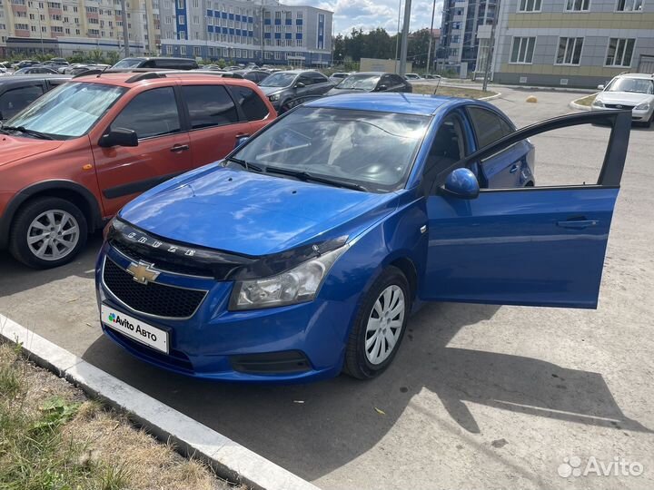 Chevrolet Cruze 1.6 МТ, 2011, 273 000 км