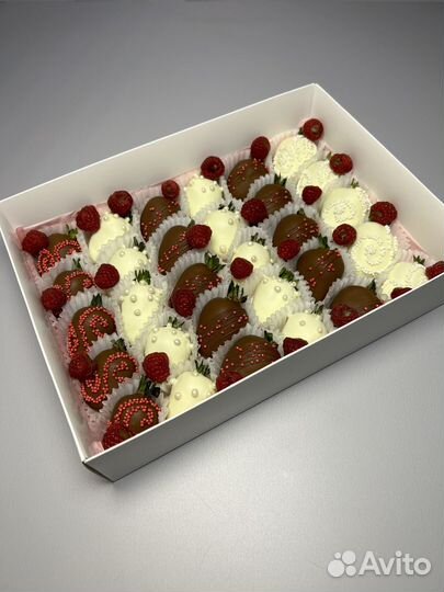 Клубника в бельгийском шоколаде сюрприз подарок