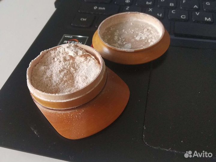 Деревянная пудреница в форме кепки СССР