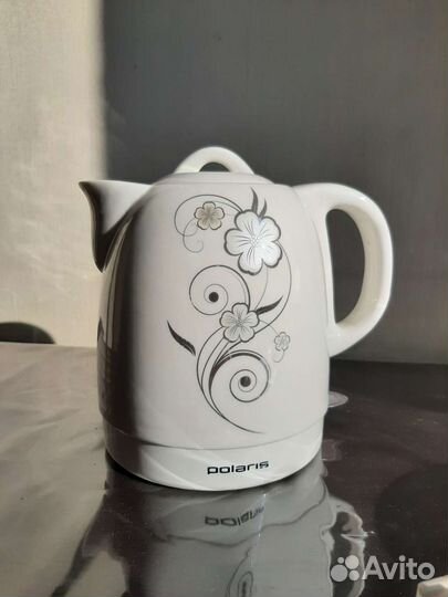 Чайник электрический Polaris керамический