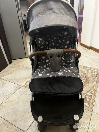 Прогулочная коляска yoya