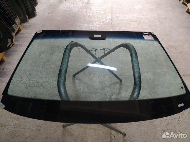 Стекло лобовое переднее Mercedes-Benz E-Class W211