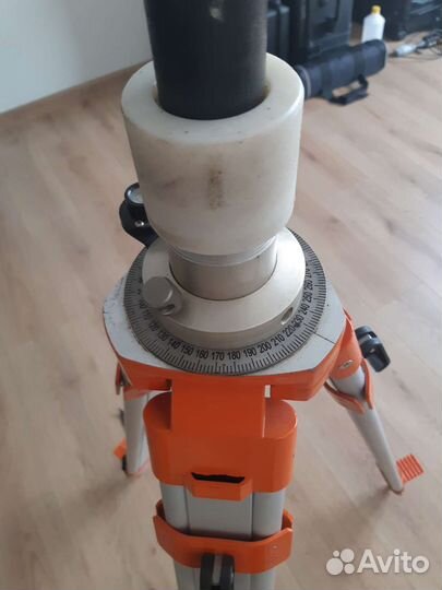 Штатив геодезический с поворотной градусной шкалой