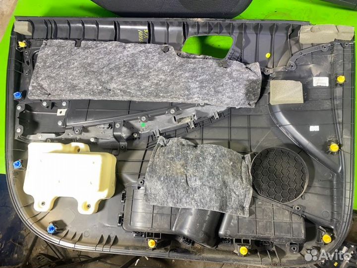 Обшивка двери Hyundai Solaris седан G4FC 2011