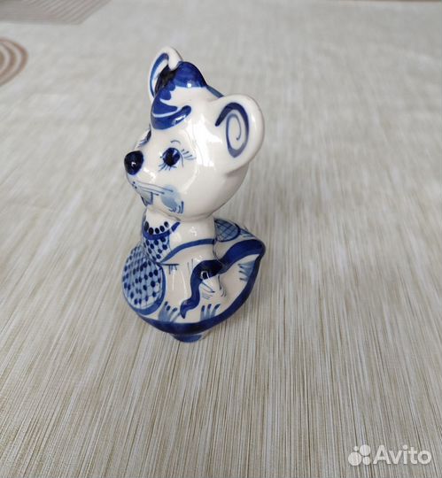 Фарфоровая статуэтка фигурка для интерьера Гжель
