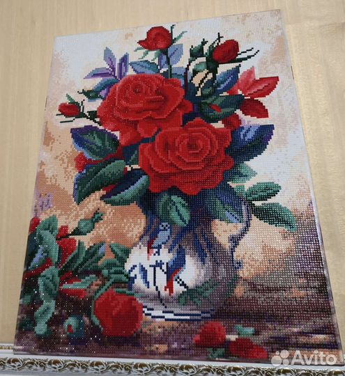 Картина, выложенная стразами