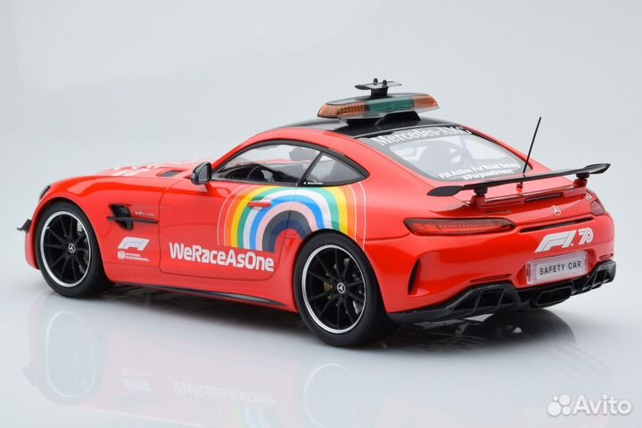 Mercedes AMG GT R Safety Car 1:18 Minichamps