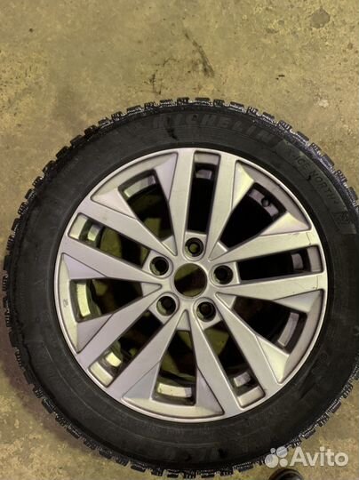 Комплект дисков VAG R16 в сборе с зимними шинами