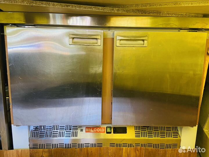 Холодильный стол