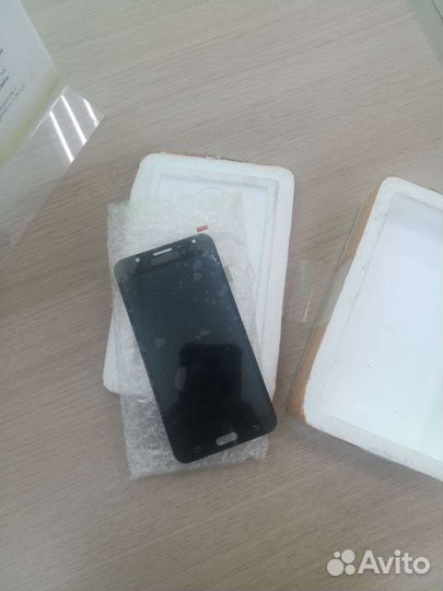 Дисплей Samsung J701