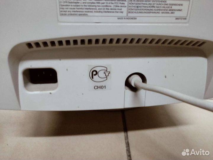 Монитор LG 575C