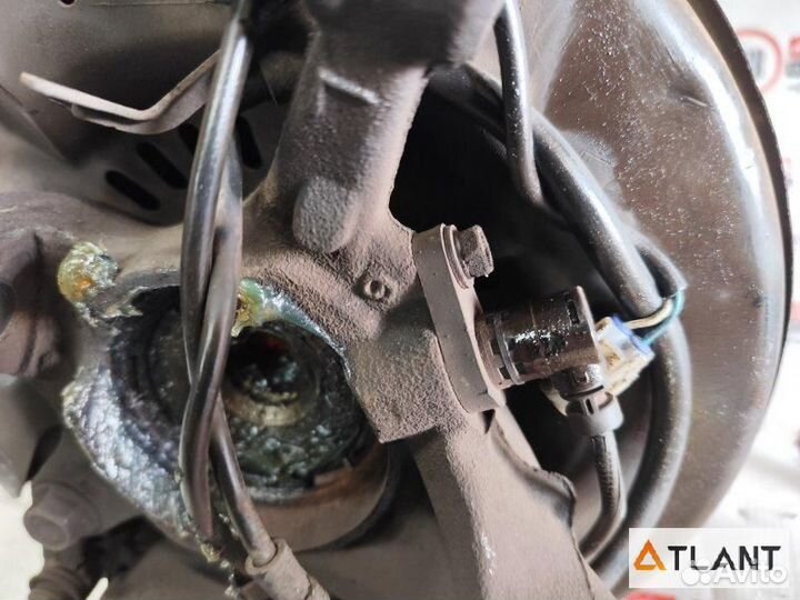 Ступица передняя левая toyota IST