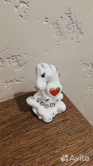 Статуэтки фигурки разные