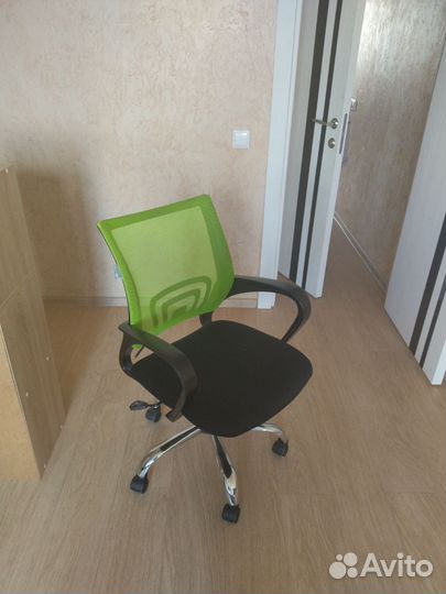 Компьютерное кресло