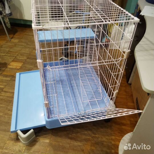 Клетка для животных с колесами вотличном состоянии