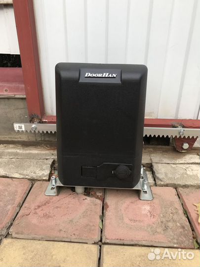 Монтаж электропривода на ворота, видеонаблюдение