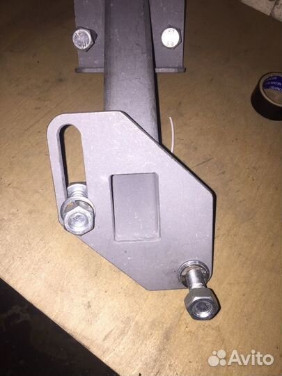 Кронштейн запасного колеса прицепа