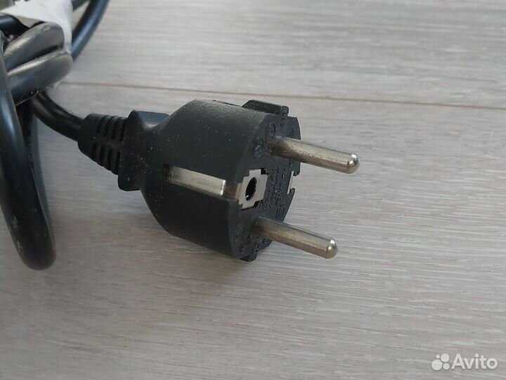 Провод питания для компьютера