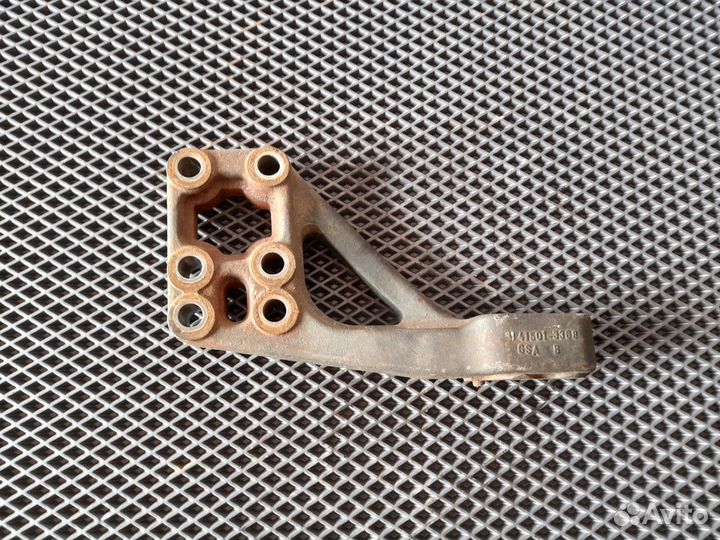 Кронштейн двигателя задний правый Man TGA