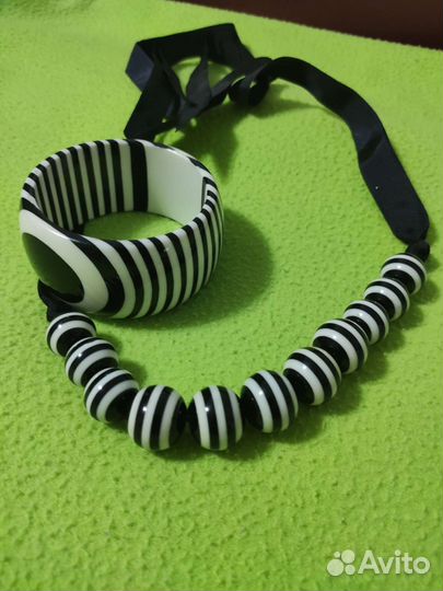 Комплект бусы и браслет