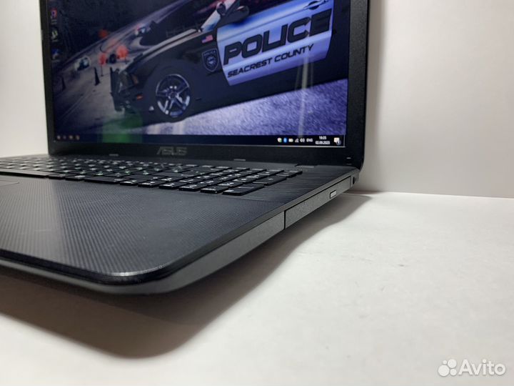 Огромный ноутбук Asus 4ядра/4gb/ssd512