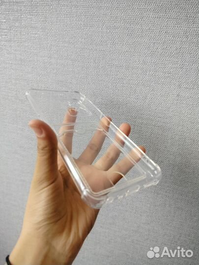 Чехол на телефон