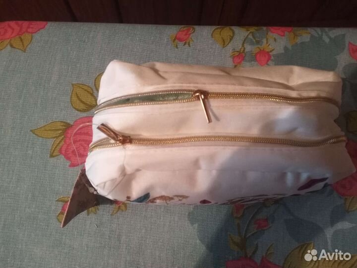 Косметички новые