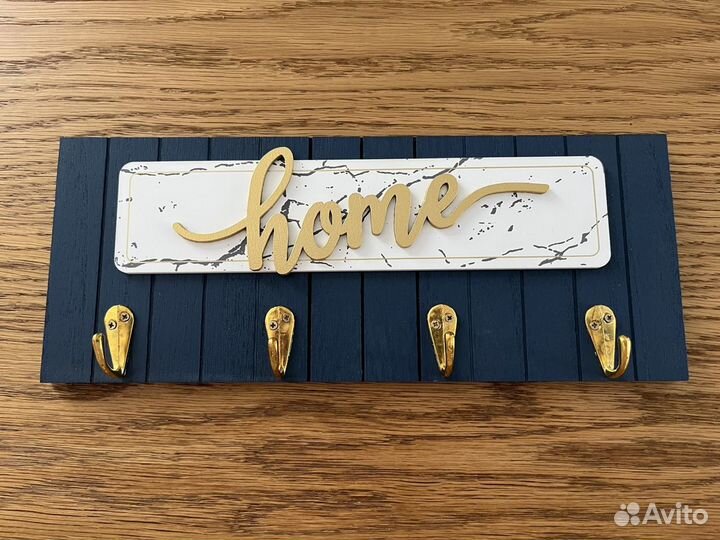 Вешалка ключница настенная