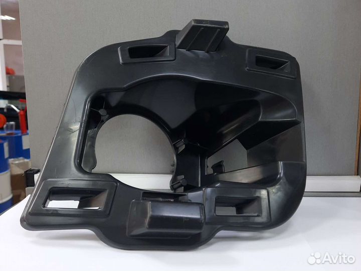 Рамка противотуманной фары Логан