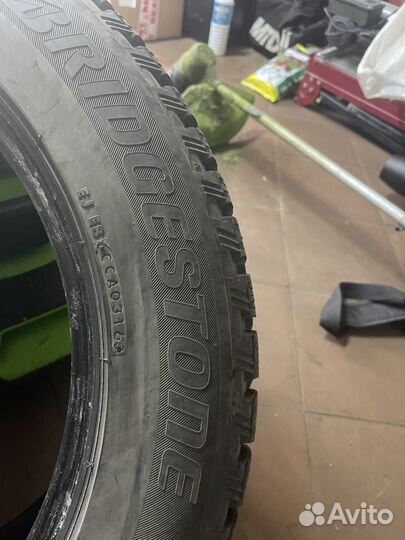 Bridgestone Blizzak Spike-01 255/55 R19 111T